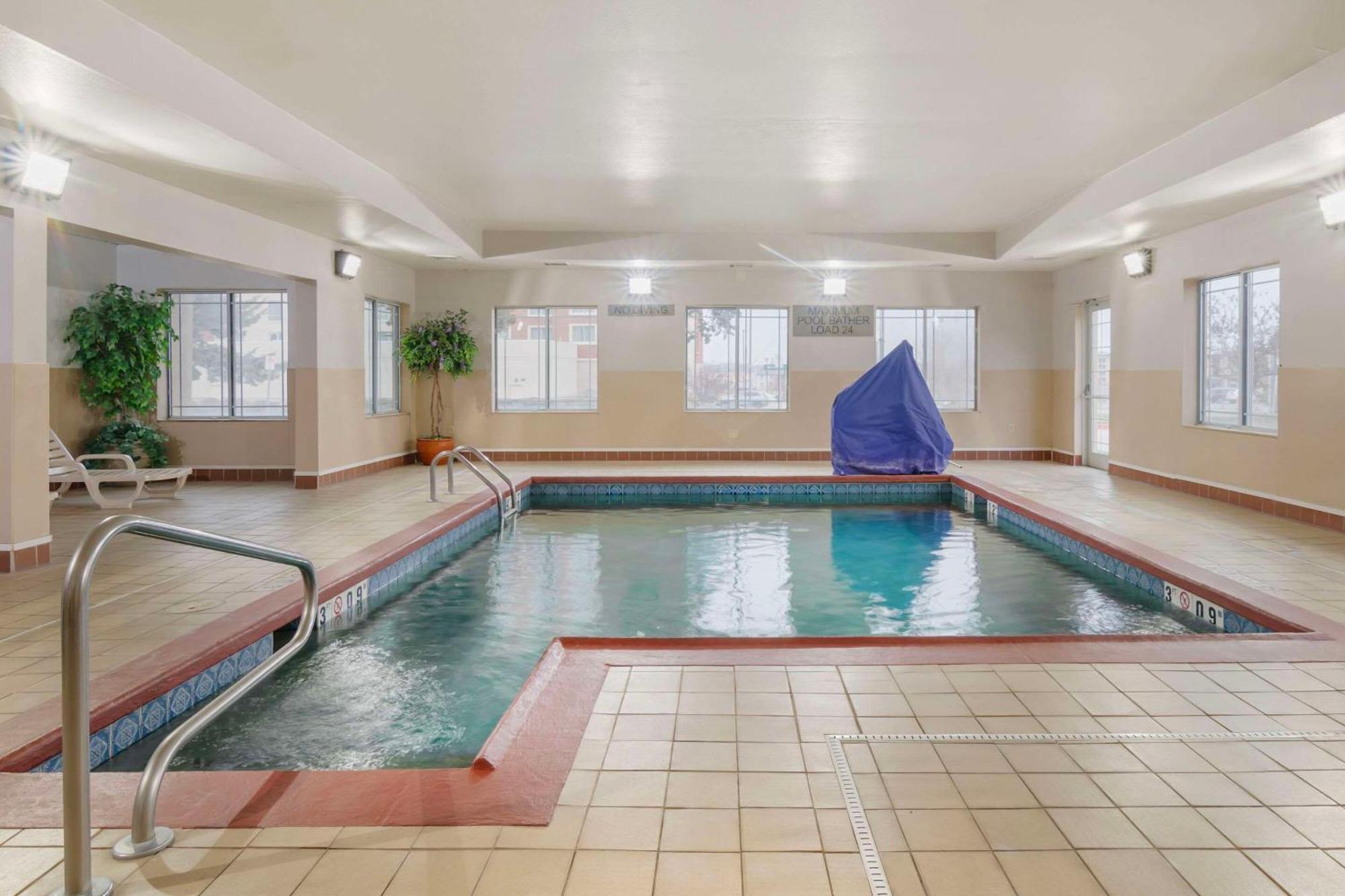 Country Inn & Suites By Radisson, Columbia, Mo מראה חיצוני תמונה
